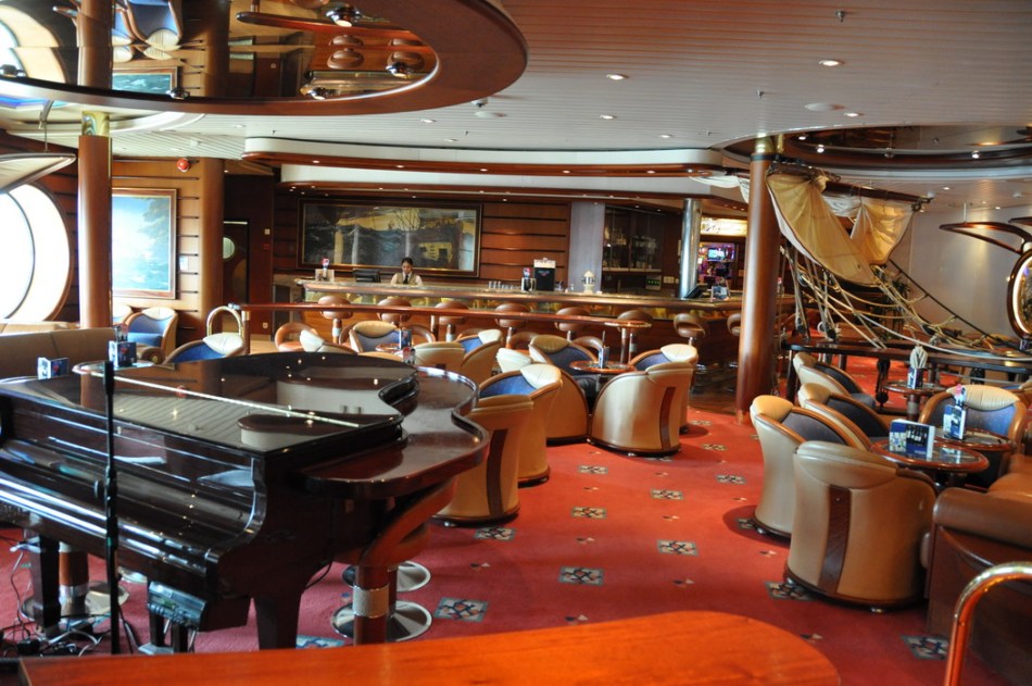 Jersey Shore Vacations: Explorer of the Seas Schooner Bar