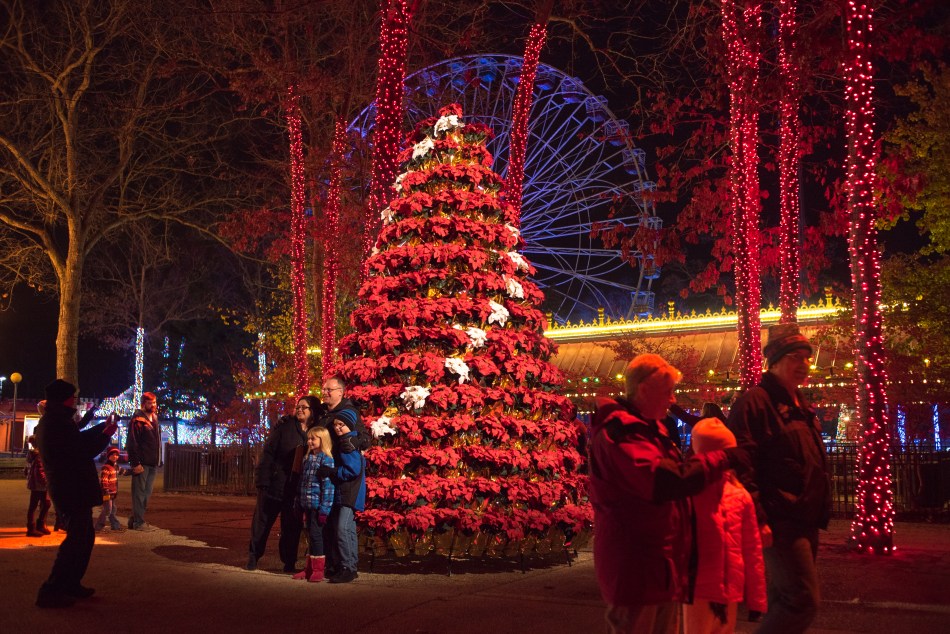 Six Flags Holiday in the Park 2016