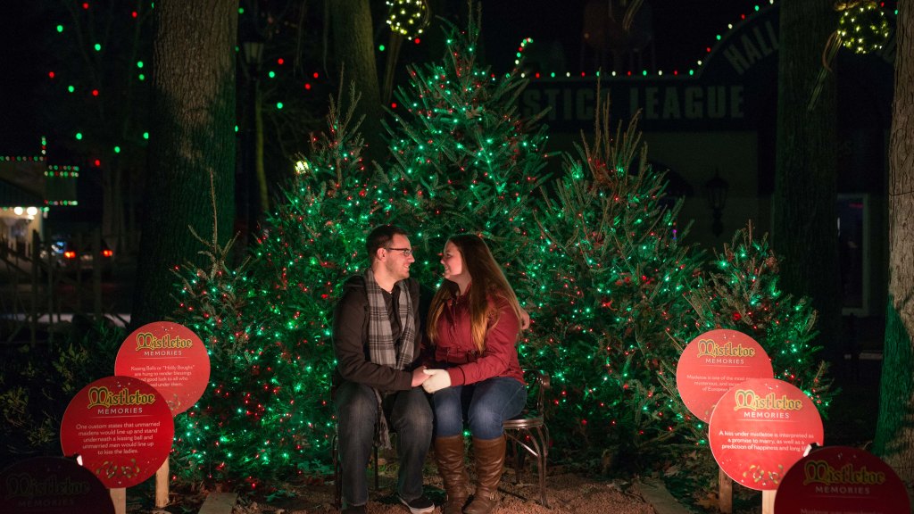 Six Flags Mistletoe Kiss Guiness World Record